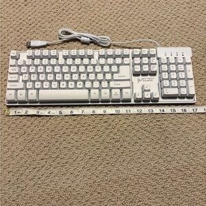 White Wired Keyboard with Detachable Numeric Keypad